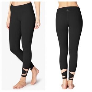 beyond yoga live free or tie hard black workout leggings